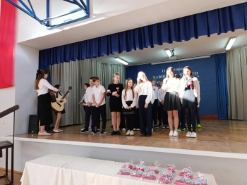 8e335e42-898d-4ef2-ad3a-a362a655833a.jfif