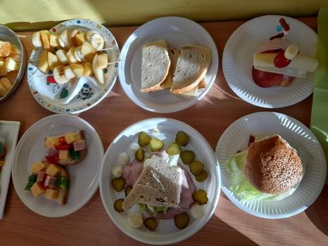 Przygotowane posiłki przez klasę II (7)
