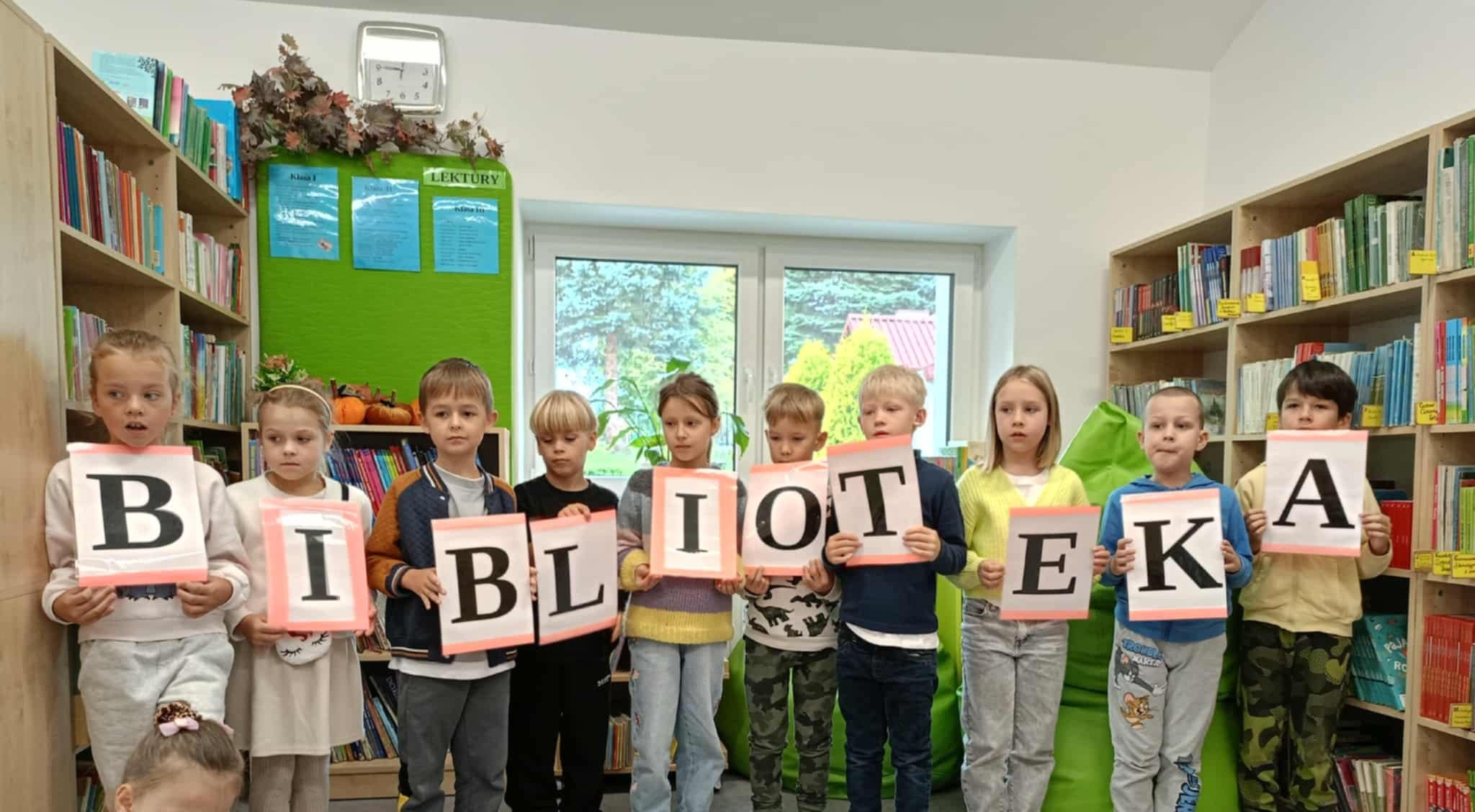 Pierwszaki w bibliotece