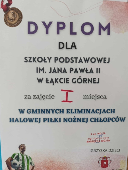 Sukces uczniów z Łąkty Górnej w Gminnych Eliminacjach  w Piłce Halowej  w ramach Igrzysk Dzieci