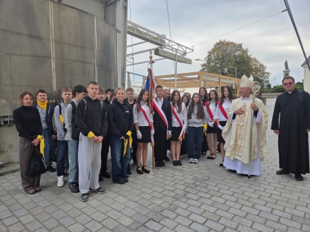 Pielgrzymka uczniów klasy VIII  na Jasną Górę