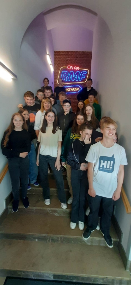 Uczniowie klas VII i VIII z wizytą w NBP i Radiu RMF FM w Krakowie.